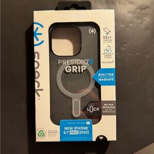 Speck Presidio2 Grip Case for iPhone 6.1" Pro (2023) - Black and Blue